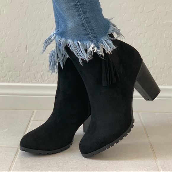 NIB Black Chic Tassel Detail Chunky Heel Boots - Picture 8 of 8